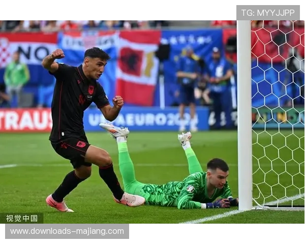 布迪米尔凌空抽射世界波，奥萨苏纳主场气势如虹