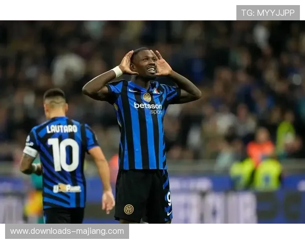 巴萨瞄准国米前锋图拉姆接班莱万，蓝黑军团标价8000万欧元死守锋霸